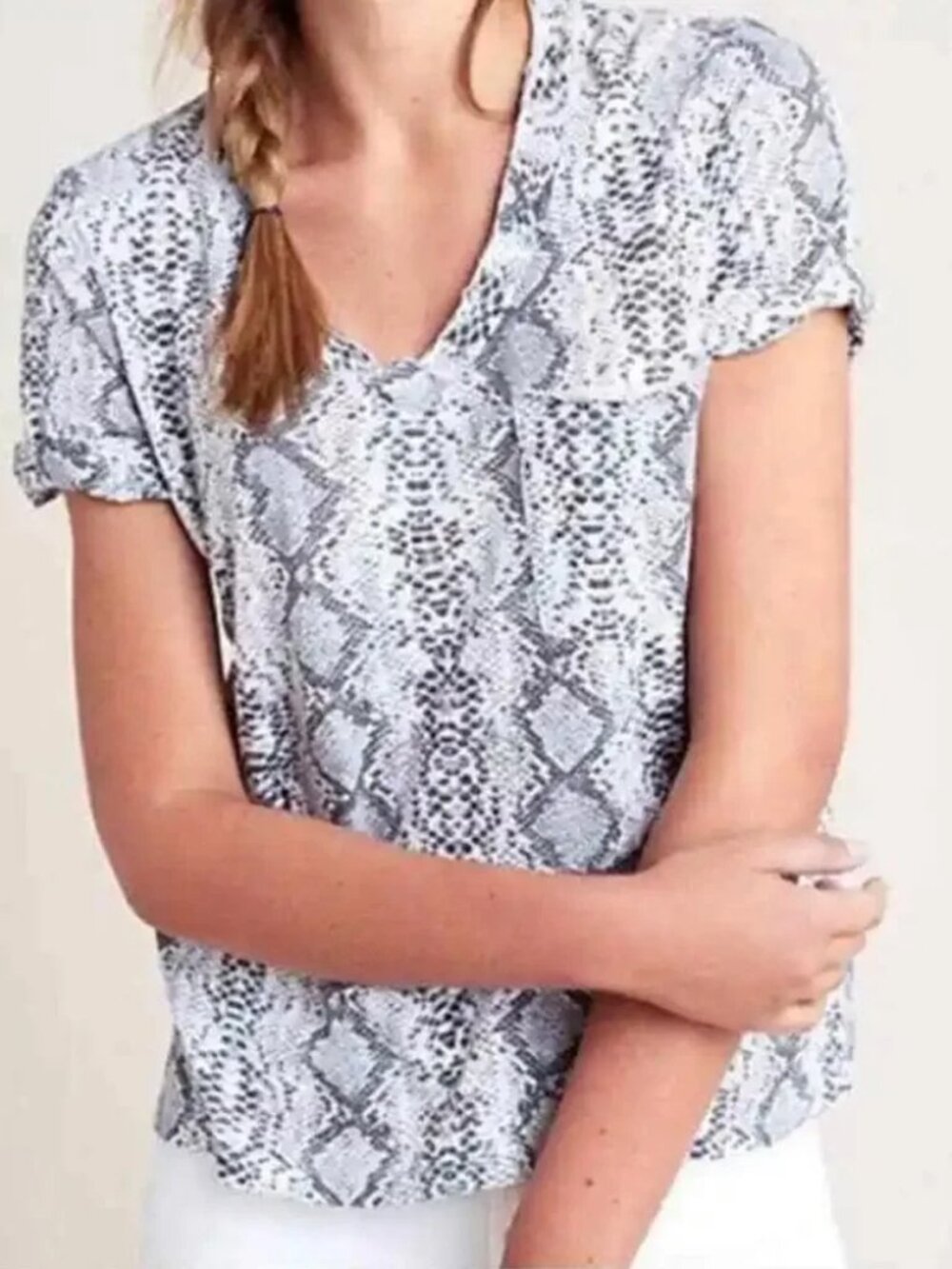 NWT Anthropologie t.la classic v-neck tee with rolled sleeves in red python